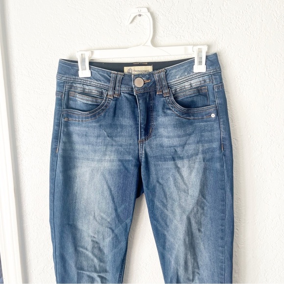 Democracy Jeans Women's 4 Ab Technology Stretch Medium Wash Skinny - Picture 3 of 8